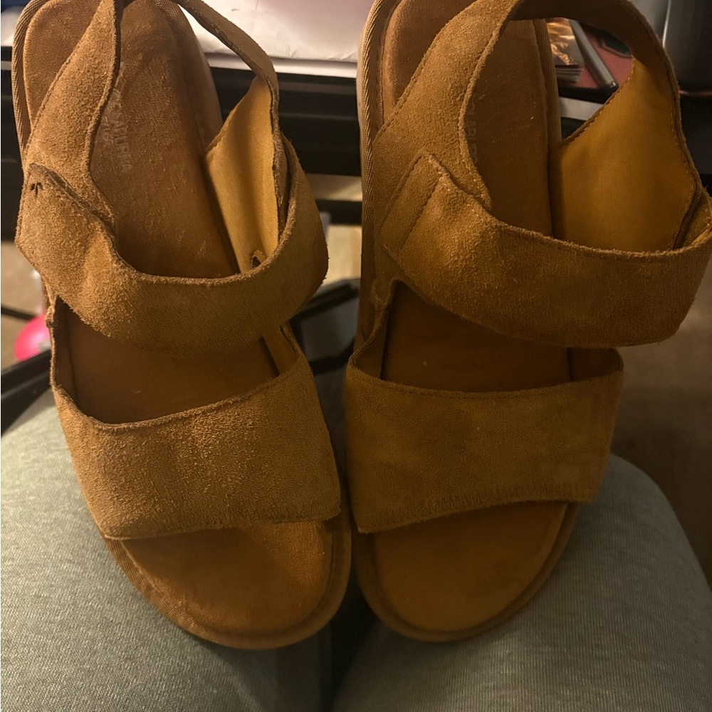 Koolaburra Tan Suede Women's Sandals